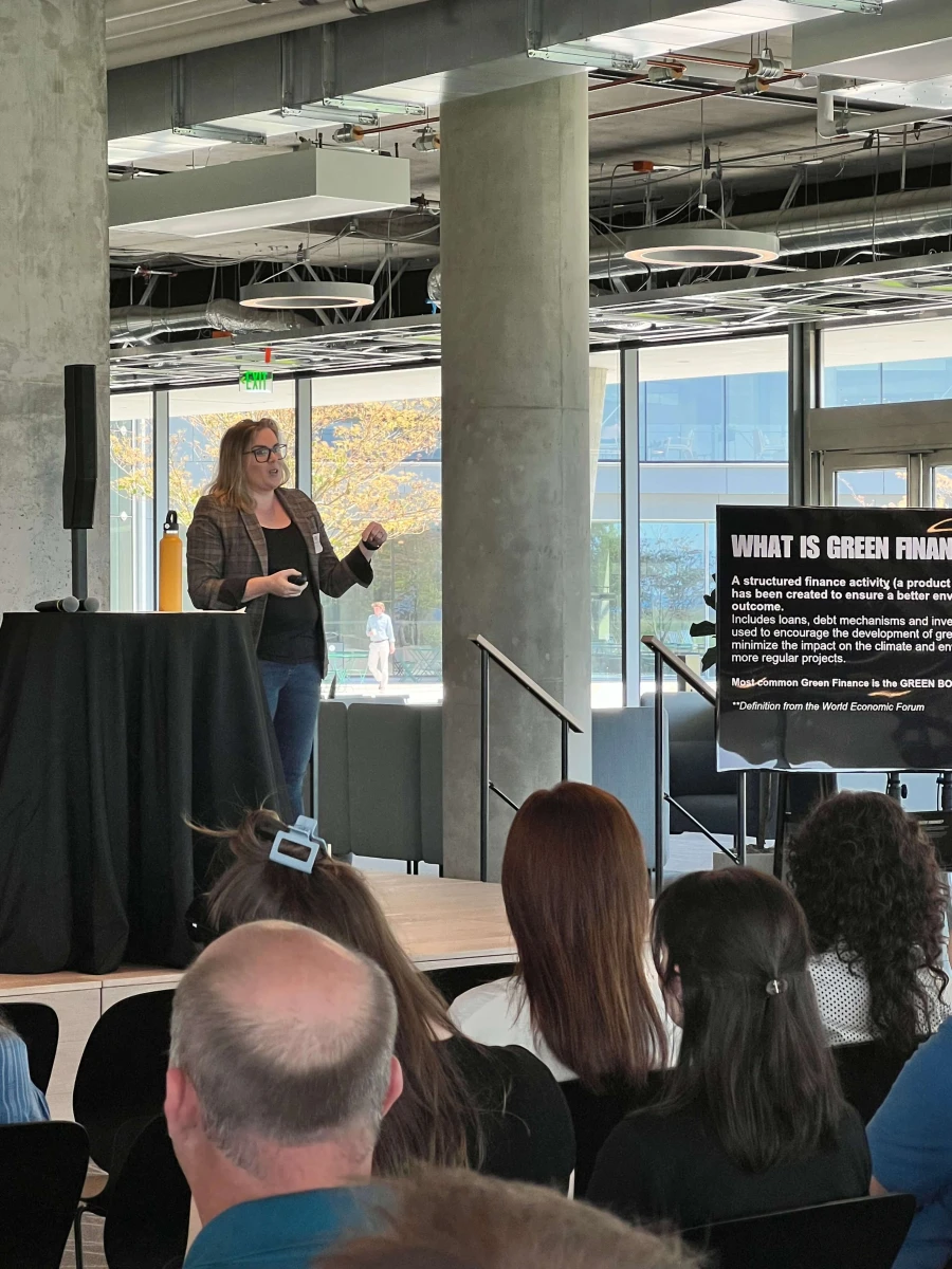 Stef presenting Green Finance for USGBC_2